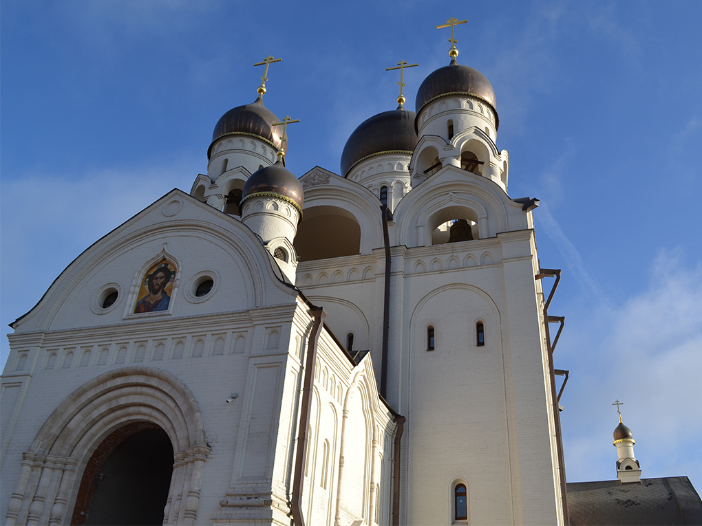 Храм Преподобного Серафима Саровского,
г. Москва, Филевский бульвар, 41